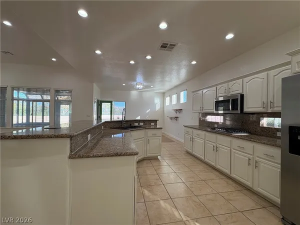 $2,995 | 128 Torchwood Lane, Las Vegas, NV 89144