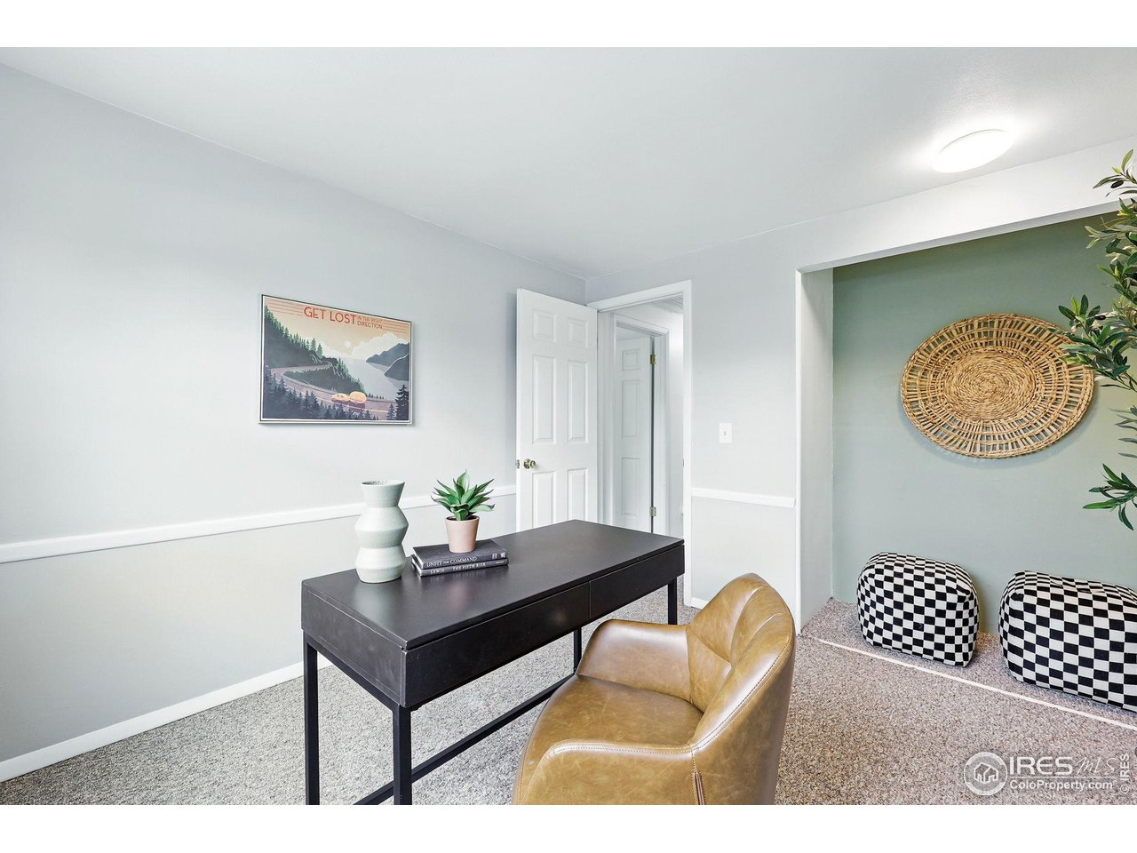 3390 34th Street, Unit B Boulder, CO 80301 - Photo 20 of 31 a living room with furniture