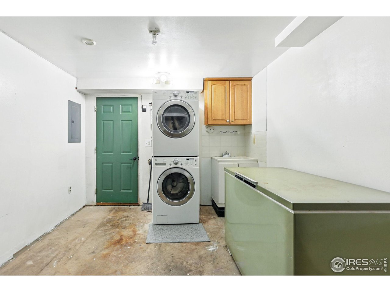 3390 34th Street, Unit B Boulder, CO 80301 - Photo 23 of 31 a utility room with dryer and washer