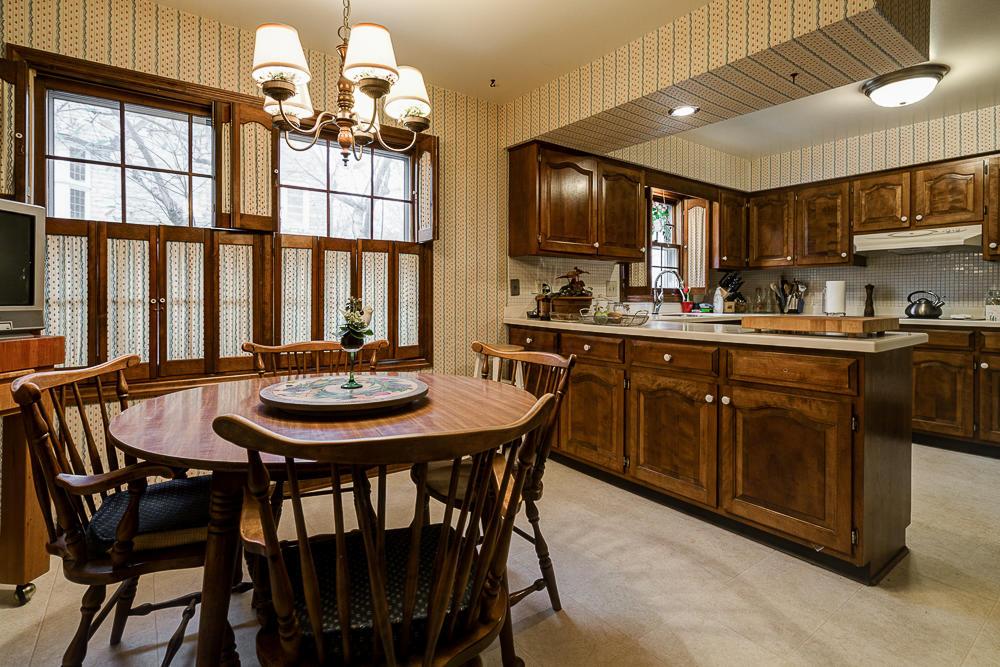 212 Ashbourne Road Bexley, OH 43209 - Photo 8 of 32