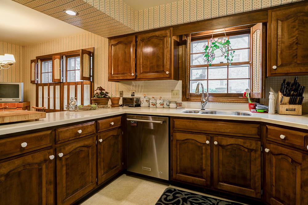 212 Ashbourne Road Bexley, OH 43209 - Photo 10 of 32