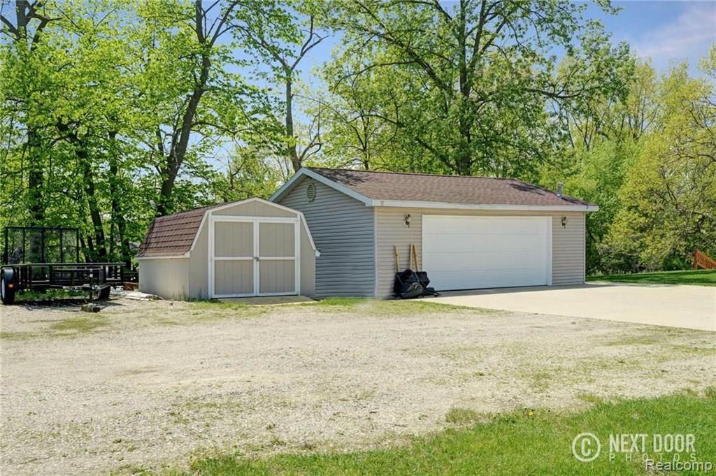 13554 North Road Fenton, MI 48430 - Photo 40 of 44 Gallery Image 40