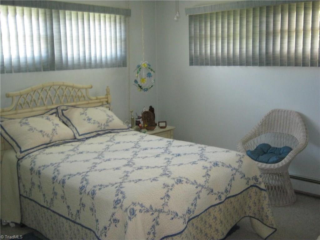127 Hiatt Road Thomasville, NC 27360 - Photo 9 of 19 Gallery Image 9
