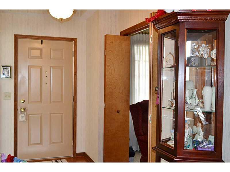 1688 Fox Ridge Drive, Unit 90 Springfield, OH 45503 - Photo 4 of 25