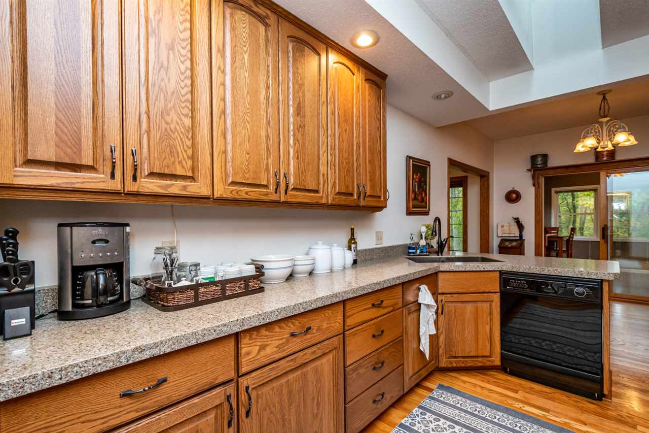 10476 Red Fox Road Anamosa, IA 52205 - Photo 10 of 34 Gallery Image 10
