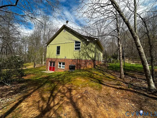 a view of backyard of house