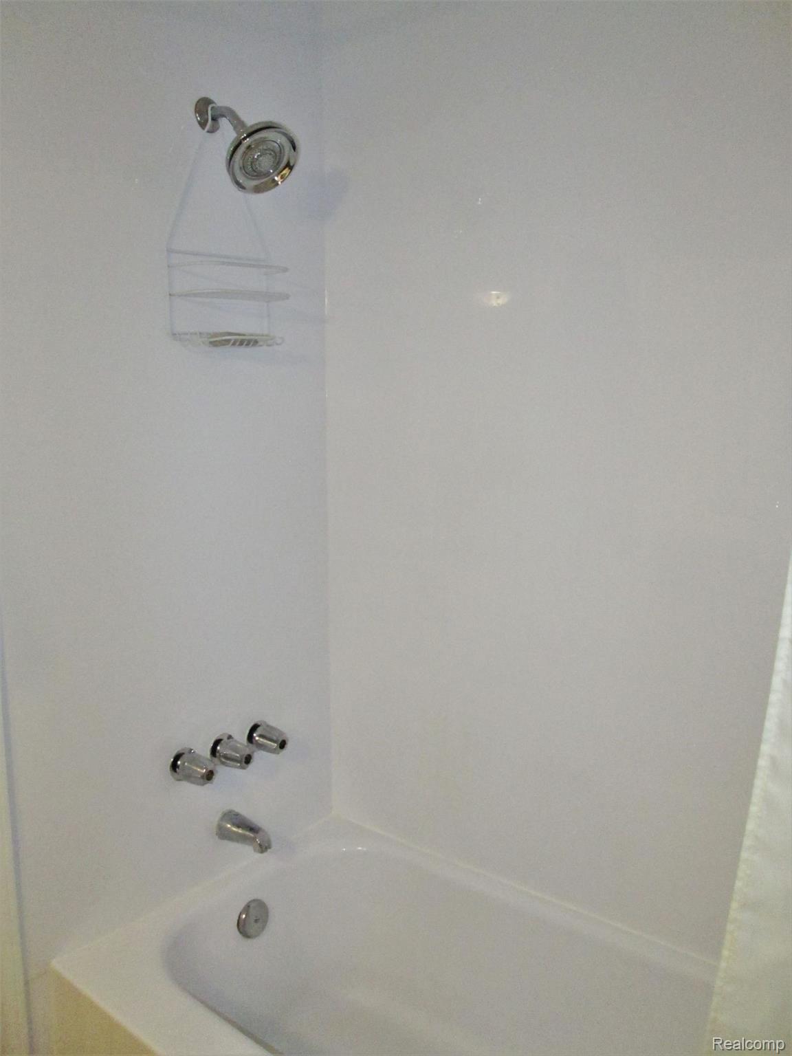 3512 Wakefield Road Berkley, MI 48072 - Photo 35 of 44 wake-bath2.JPG