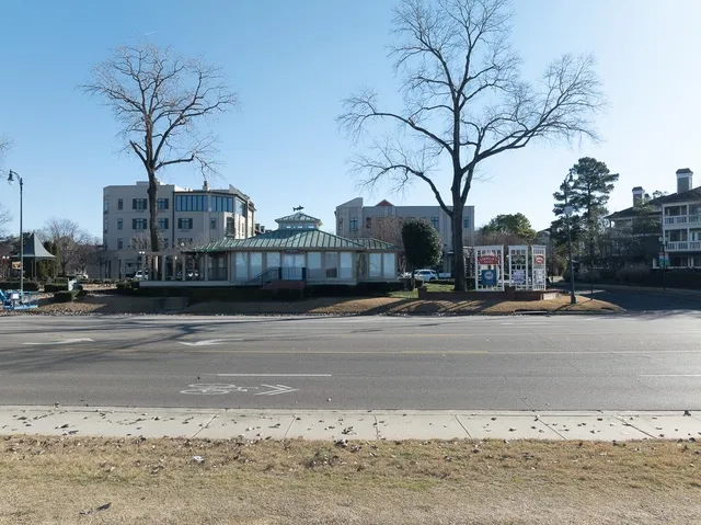 $399,000 | 866 River Park Drive, Memphis, TN 38103