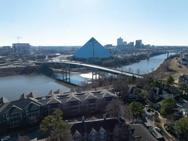 $399,000 | 866 River Park Drive, Memphis, TN 38103