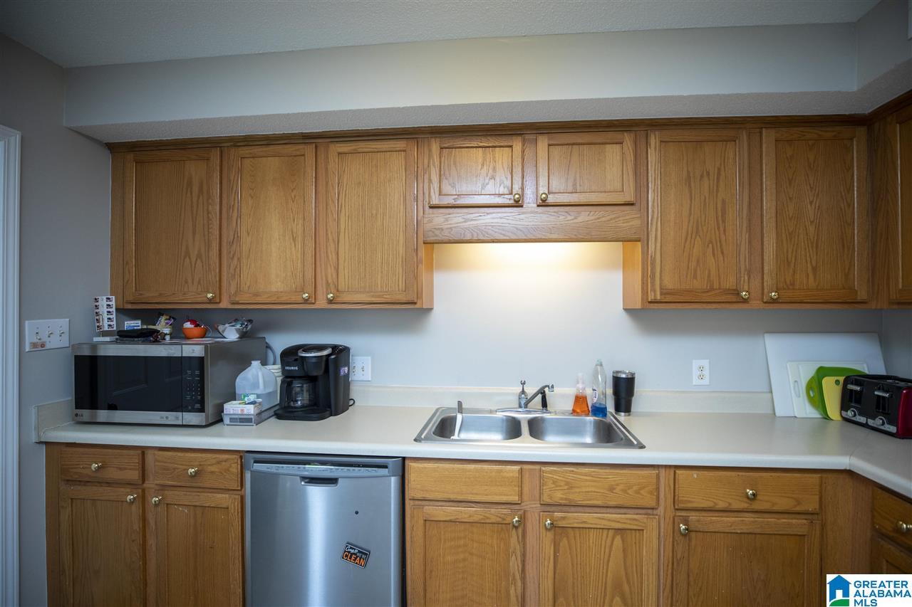 192 Stonebridge Circle Pelham, AL 35124 - Photo 4 of 17