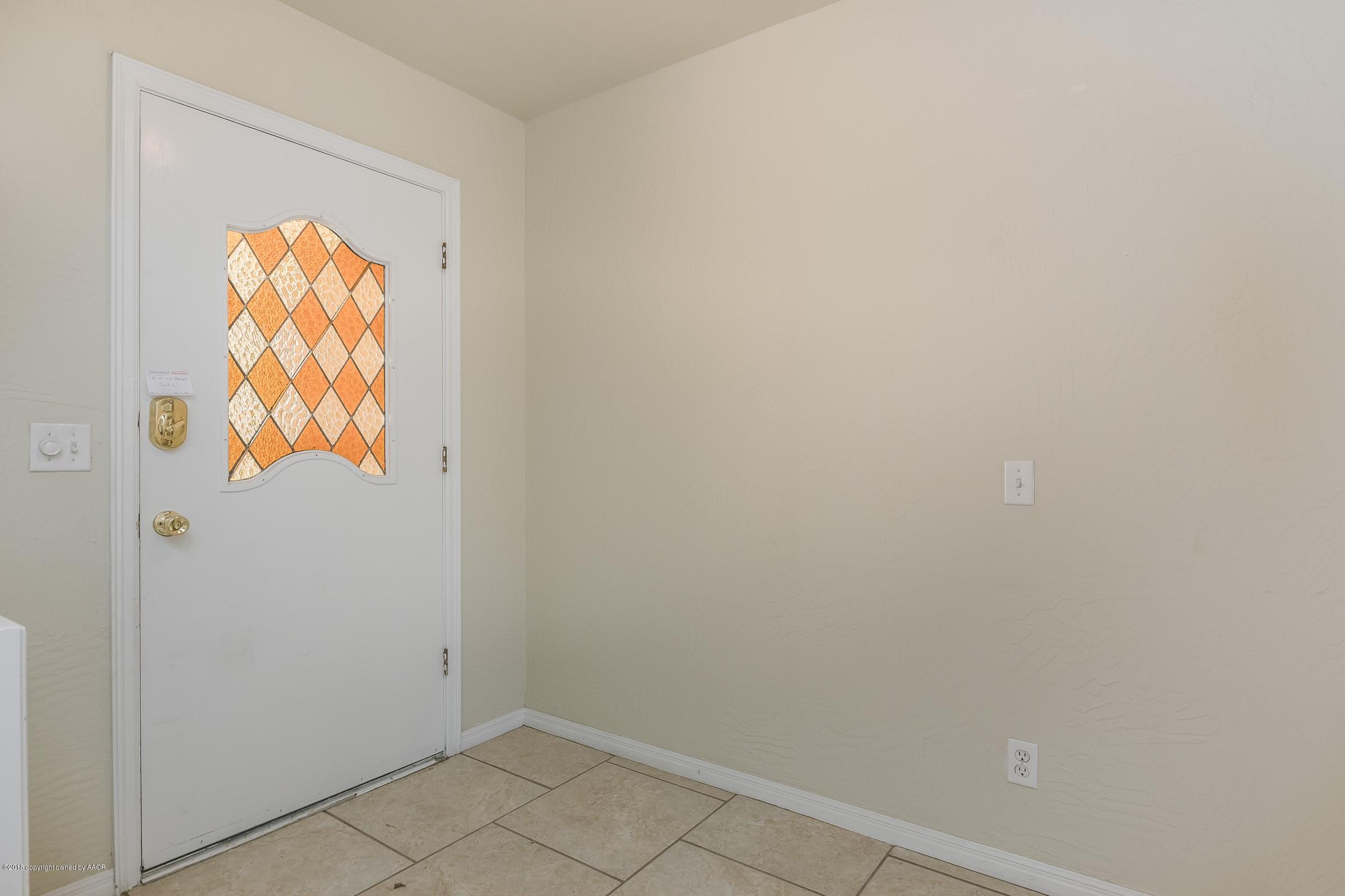 3312 Lombard Road Amarillo, TX 79106 - Photo 3 of 23 a small space with a window