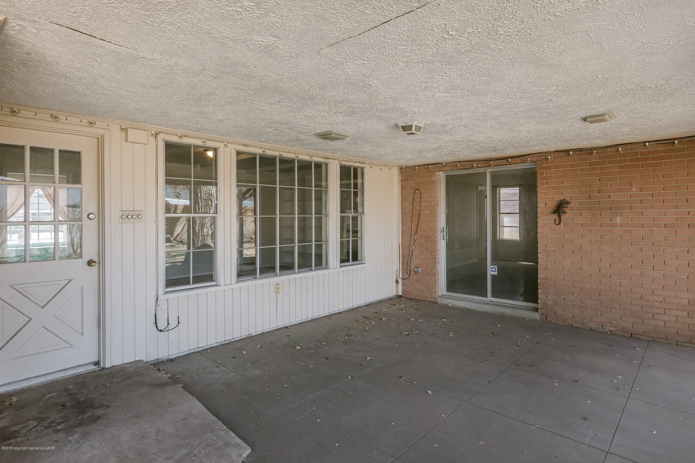 3312 Lombard Road Amarillo, TX 79106 - Photo 21 of 23 a view of an empty room with a window