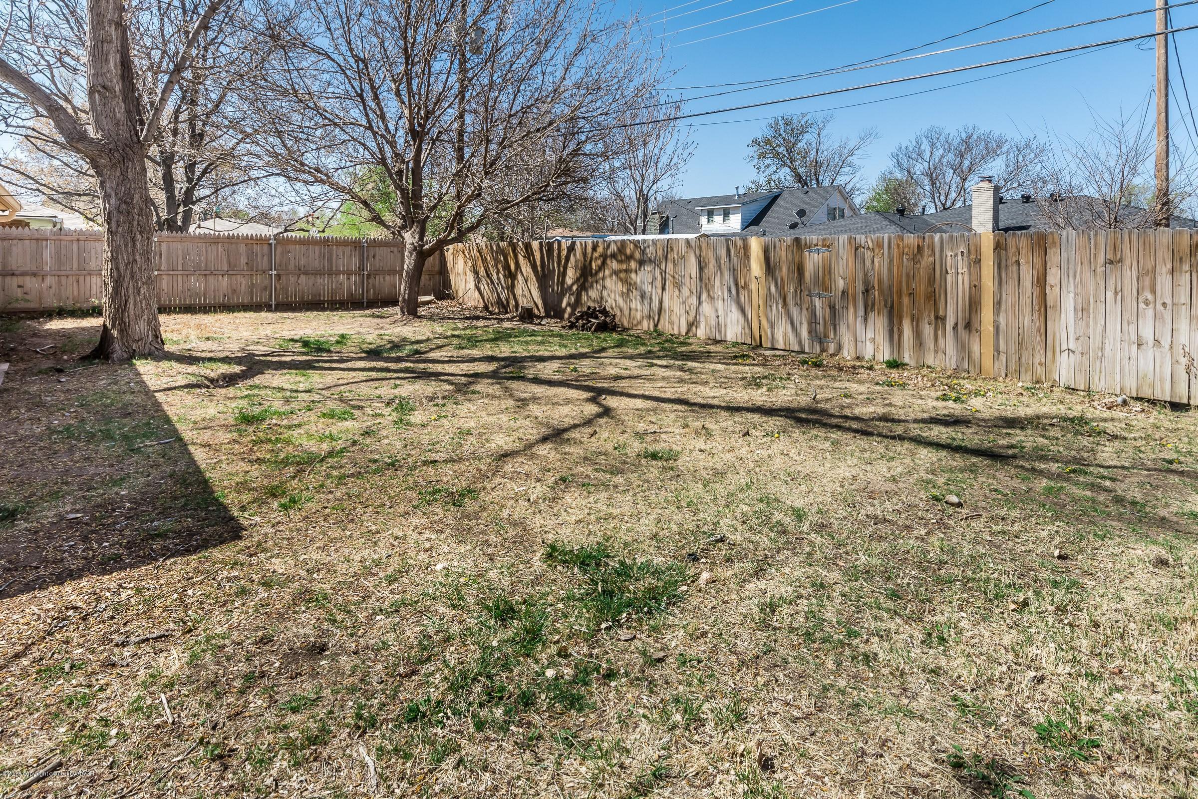 3312 Lombard Road Amarillo, TX 79106 - Photo 22 of 23 a view of yard covered with snow