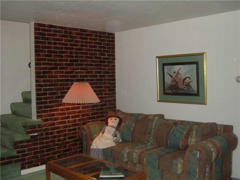985 Ridge Avenue Pittsburgh, PA 15202 - Photo 3 of 15 Living Room.