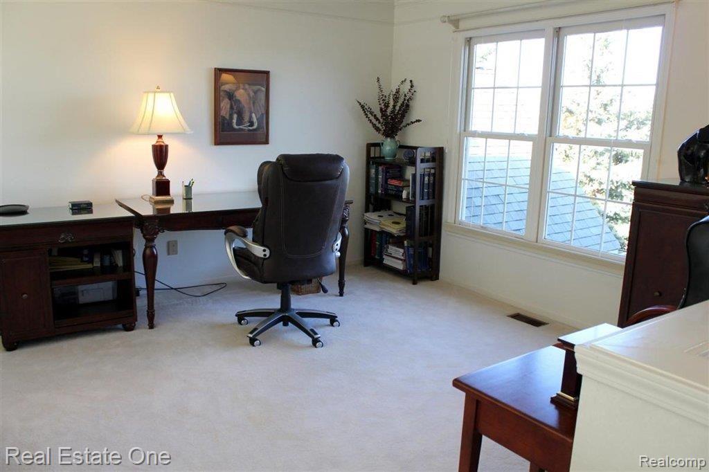 3417 West York Court Rochester, MI 48306 - Photo 22 of 22 Upper Landing.JPG