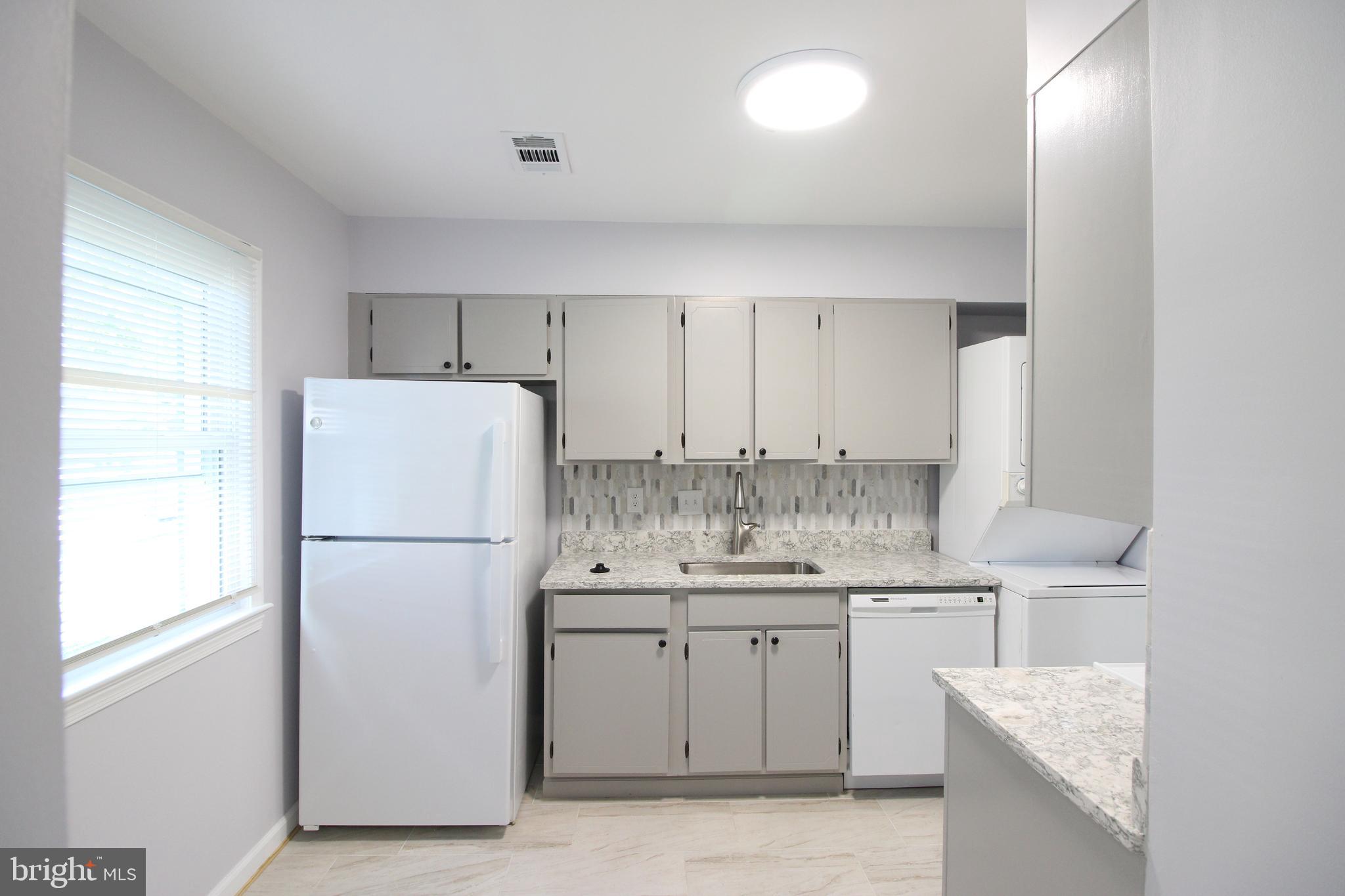 311 Rock Spring Drive Southwest Leesburg, VA 20175 - Photo 3 of 18