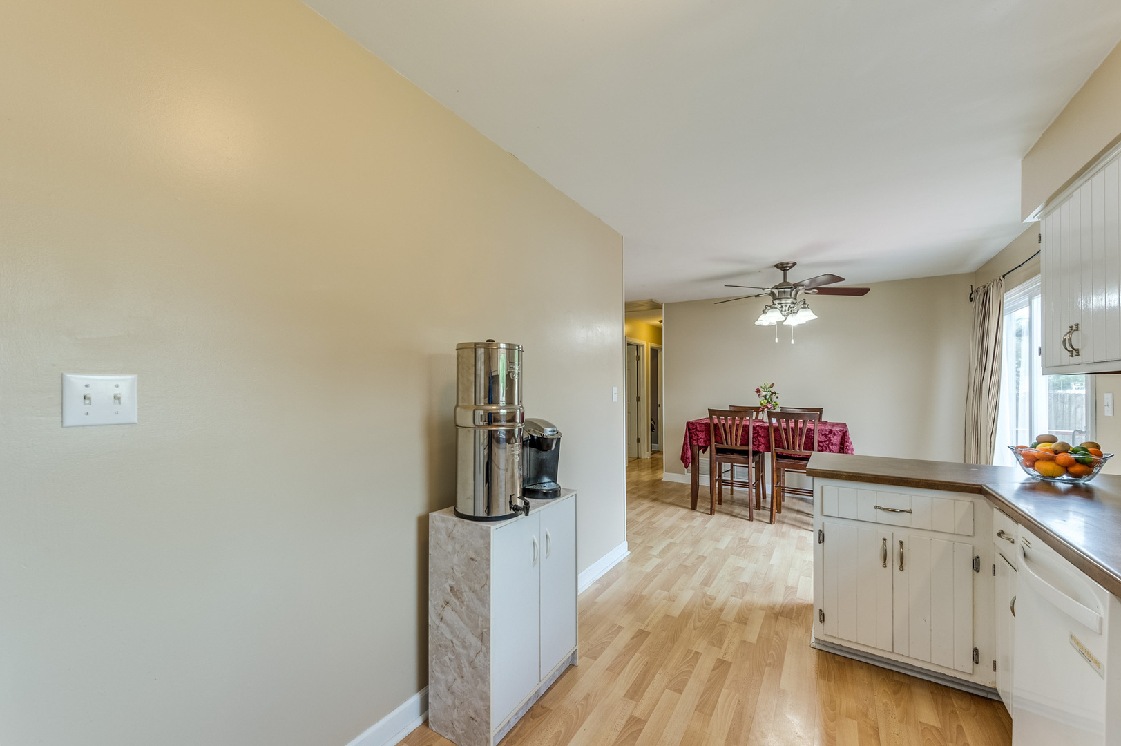 713 South Cooper Road New Lenox, IL 60451 - Photo 12 of 21 a living room with furniture and a wooden floor