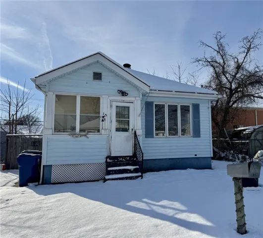 $299,000 | 15 Center Court, Warwick, RI 02889