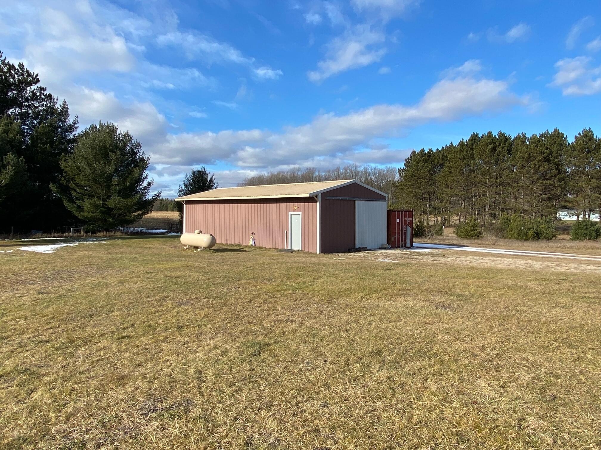 539 East 40 1/2 Road Cadillac, MI 49601 - Photo 24 of 28 pole barn