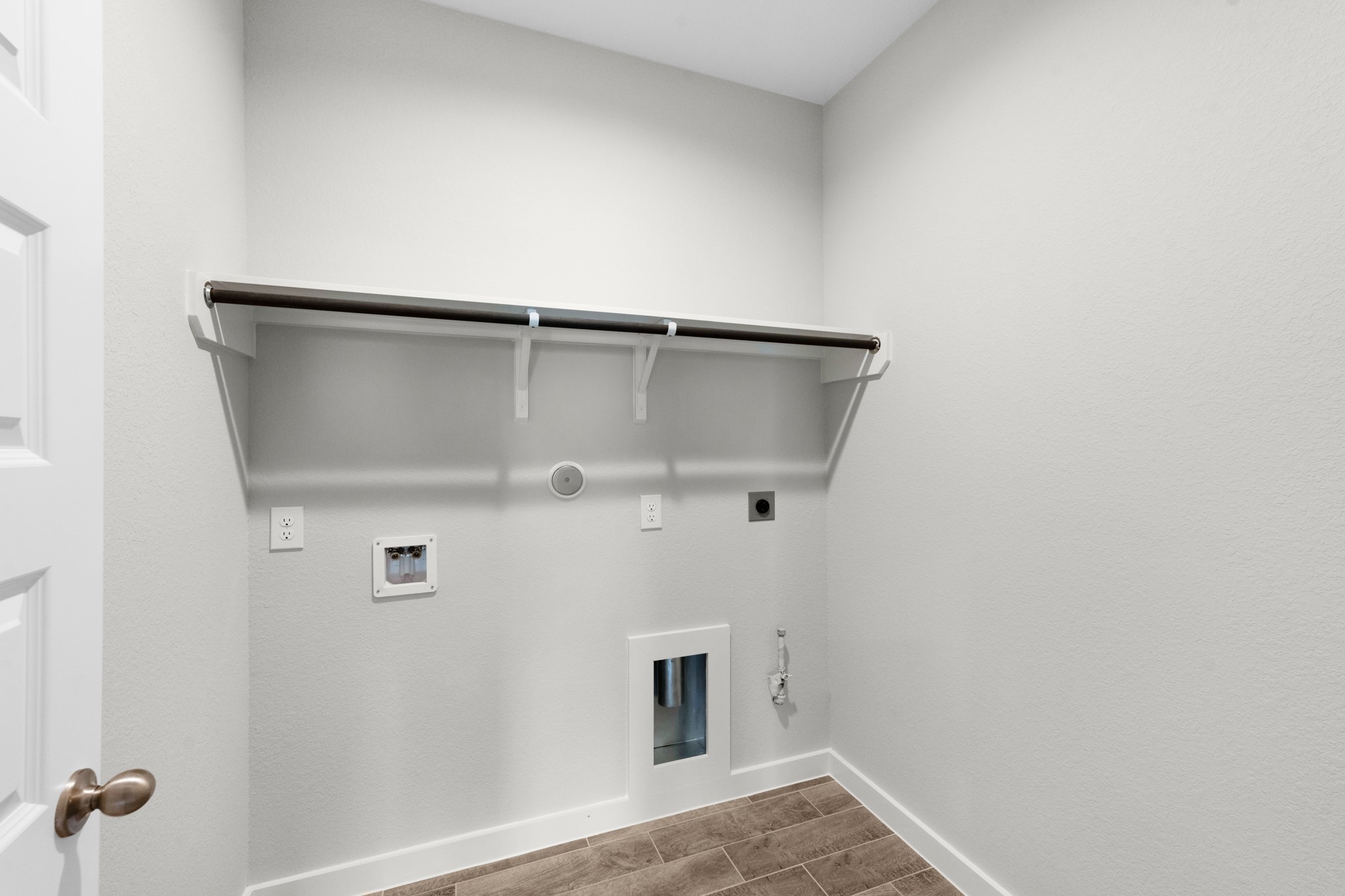3107 Spitfire Drive Rosenberg, TX 77471 - Photo 18 of 39 a view of utility room