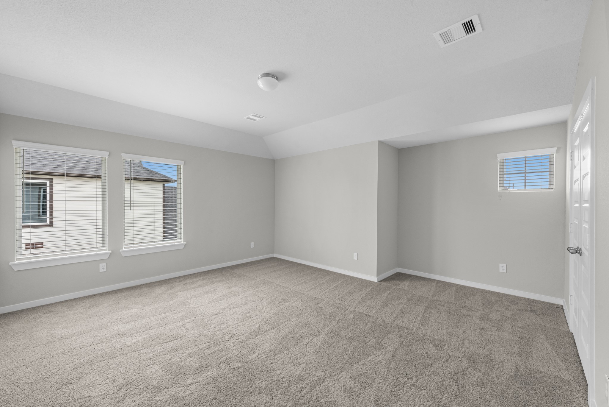 3107 Spitfire Drive Rosenberg, TX 77471 - Photo 19 of 39 a view of an empty room with a window
