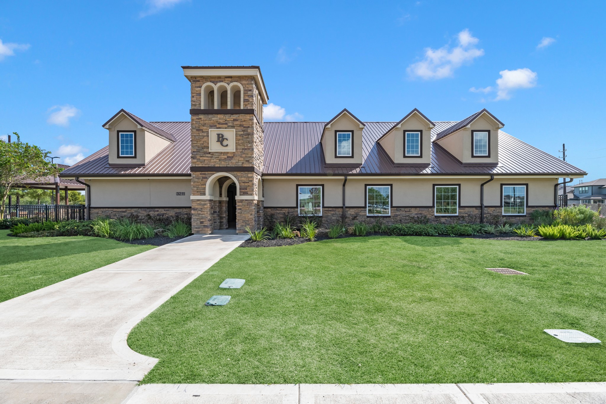 3107 Spitfire Drive Rosenberg, TX 77471 - Photo 33 of 39 a front view of a house with a yard