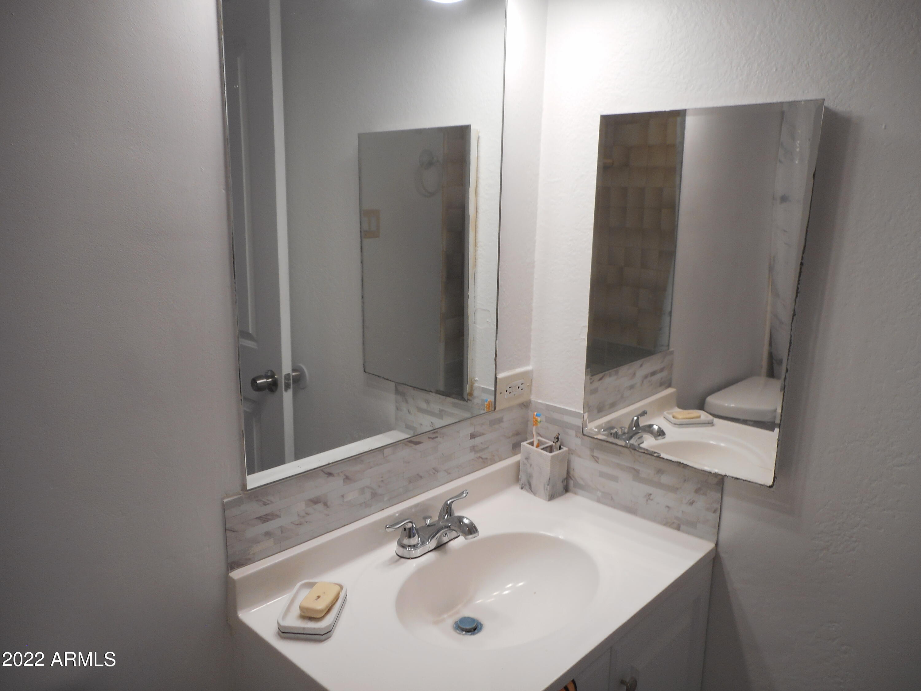 4048 West Palomino Road Phoenix, AZ 85019 - Photo 14 of 30 DSCN1987