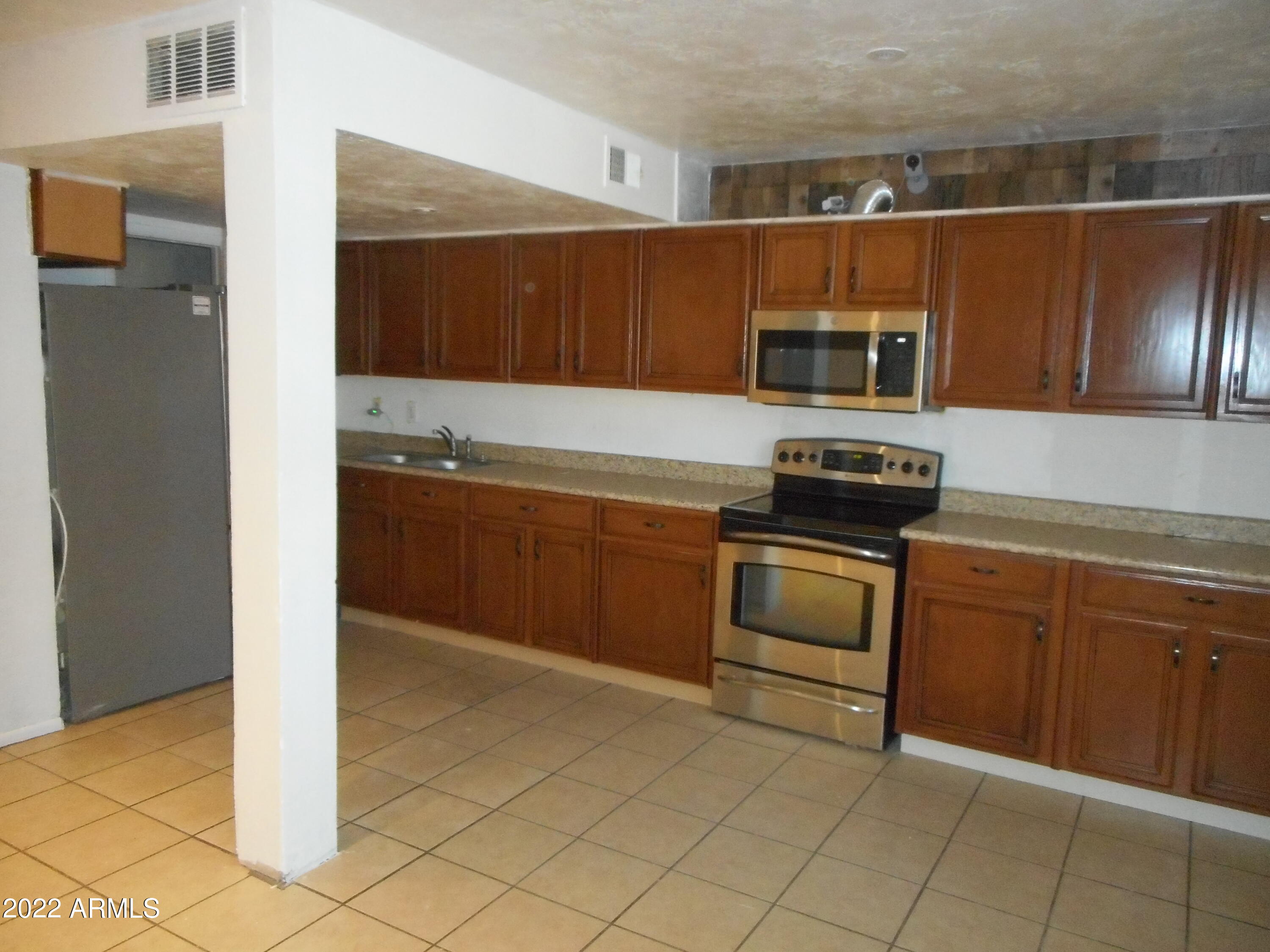 4048 West Palomino Road Phoenix, AZ 85019 - Photo 23 of 30 DSCN2000