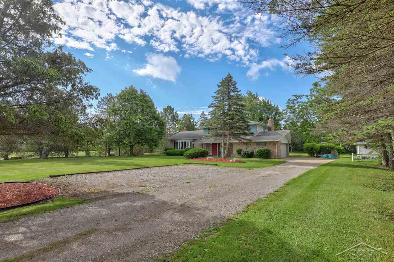 5877 McCarty Road Saginaw, MI 48603 - Photo 6 of 55 50046879-5.JPG