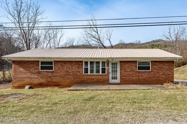 $170,000 | 1253 Highway 321, Hampton, TN 37658