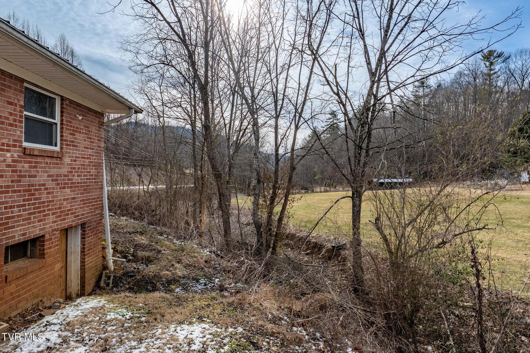 1253 Highway 321 Hampton, TN 37658 - Photo 14 of 45 1253 Highway 321 (14 of 48)