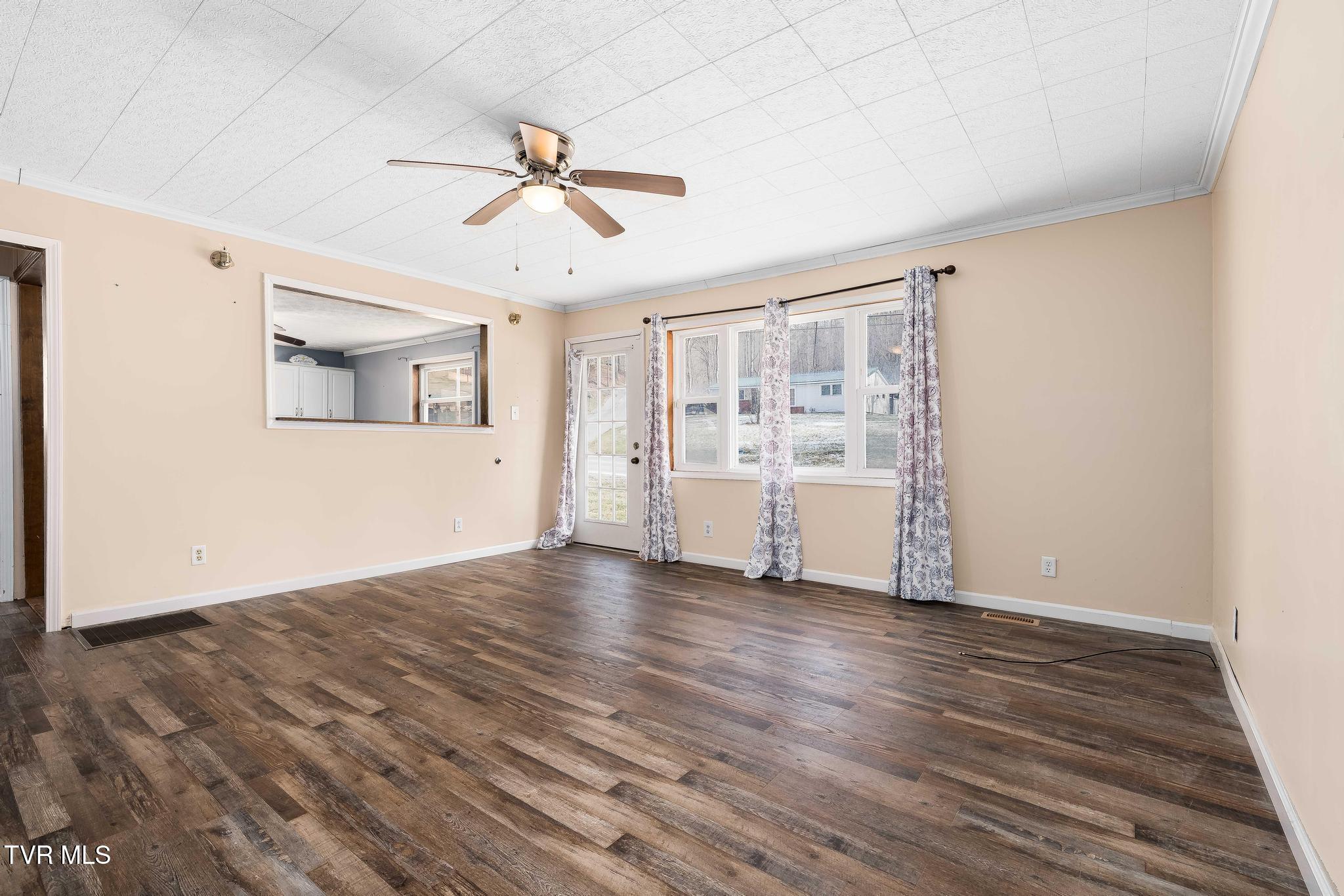 1253 Highway 321 Hampton, TN 37658 - Photo 22 of 45 1253 Highway 321 (22 of 48)