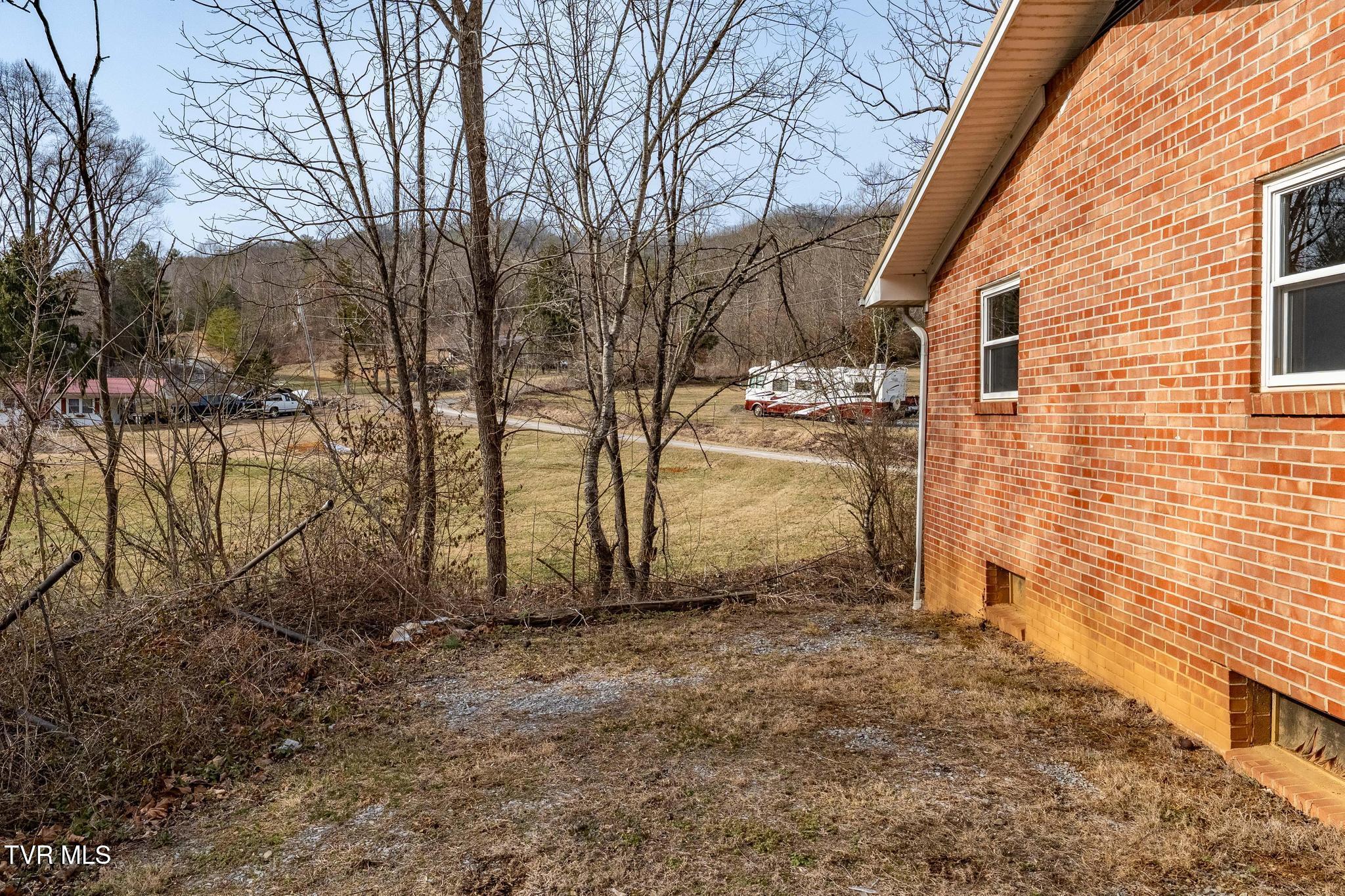 1253 Highway 321 Hampton, TN 37658 - Photo 6 of 45 1253 Highway 321 (6 of 48)