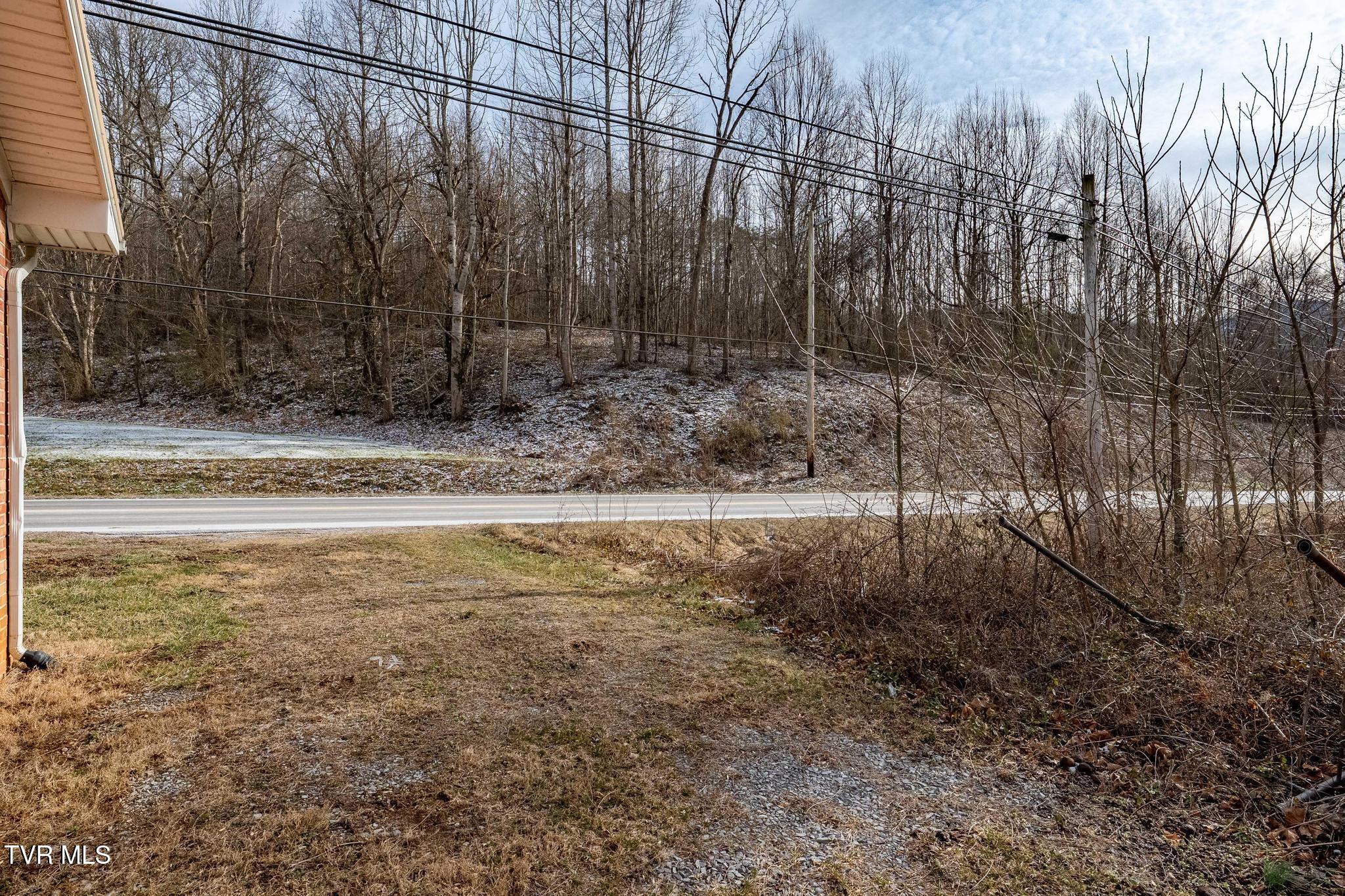 1253 Highway 321 Hampton, TN 37658 - Photo 7 of 45 1253 Highway 321 (7 of 48)