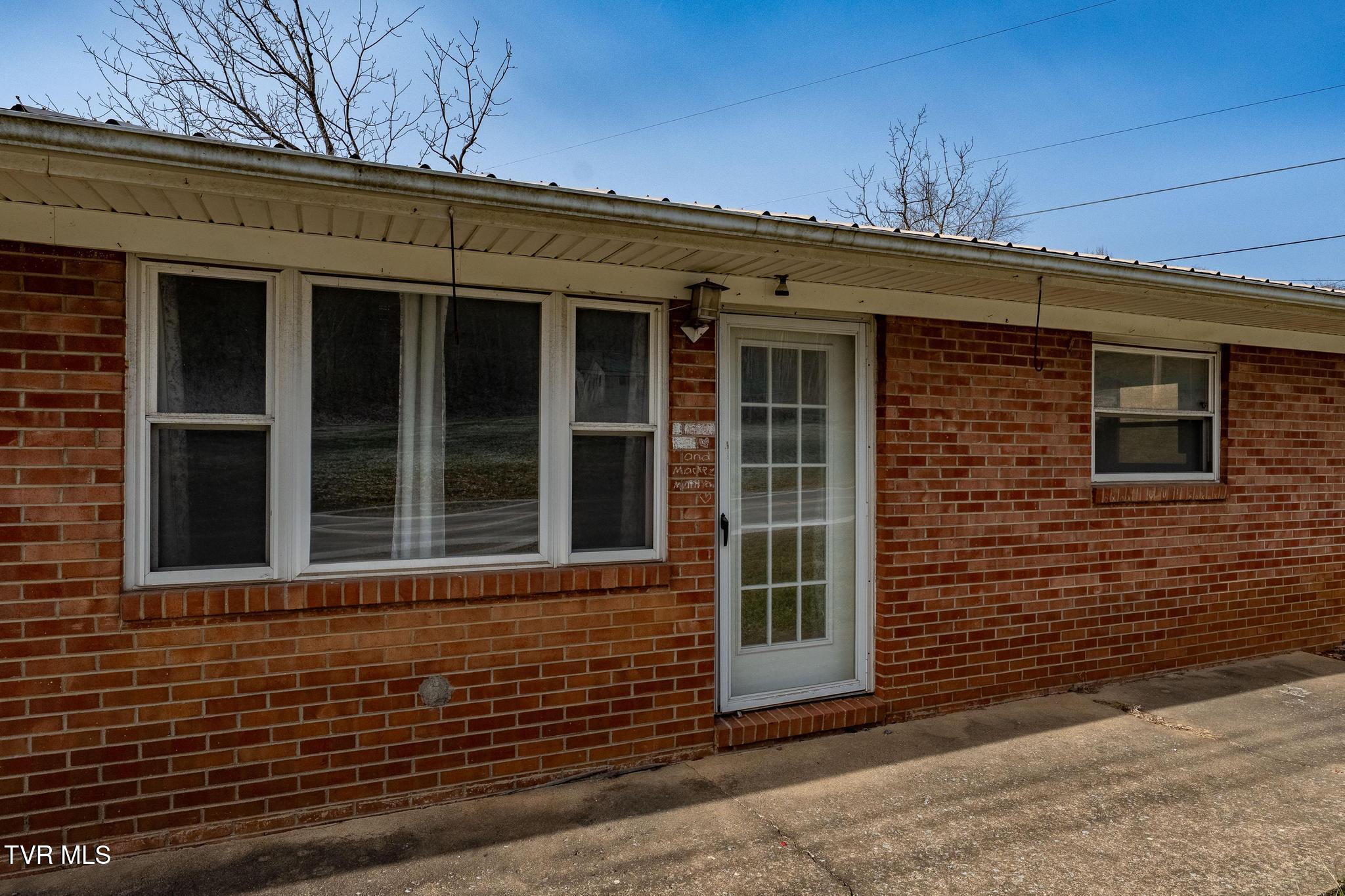 1253 Highway 321 Hampton, TN 37658 - Photo 8 of 45 1253 Highway 321 (8 of 48)