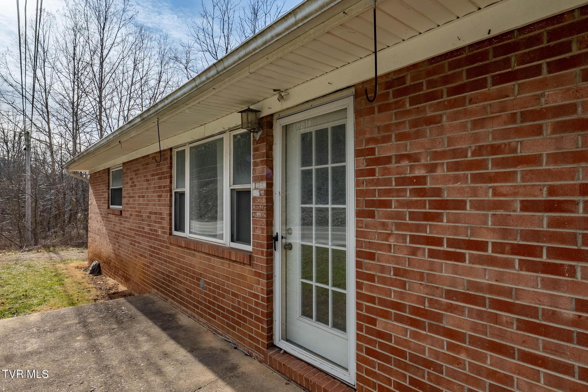 1253 Highway 321 Hampton, TN 37658 - Photo 9 of 45 1253 Highway 321 (9 of 48)