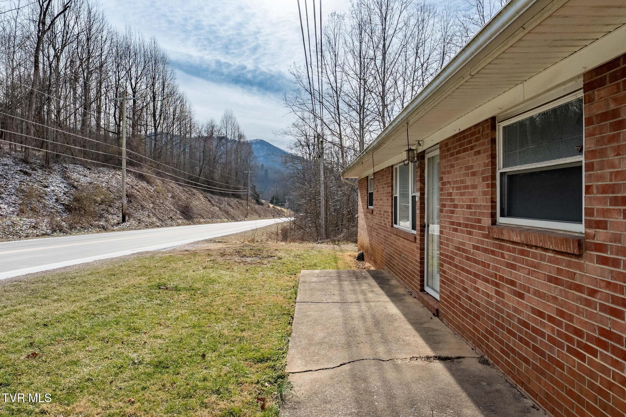 1253 Highway 321 Hampton, TN 37658 - Photo 10 of 45 1253 Highway 321 (10 of 48)