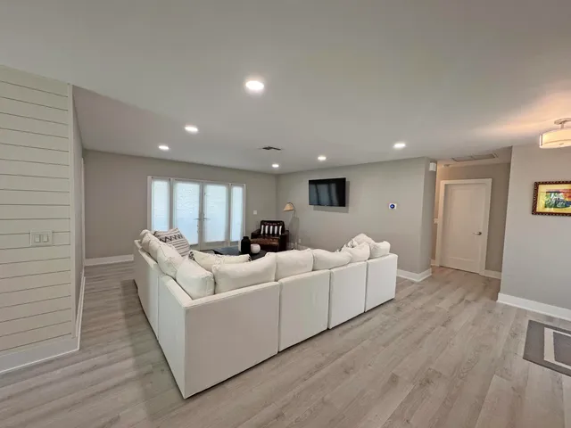 $5,200 | 106 Periwinkle Drive, Hypoluxo, FL 33462