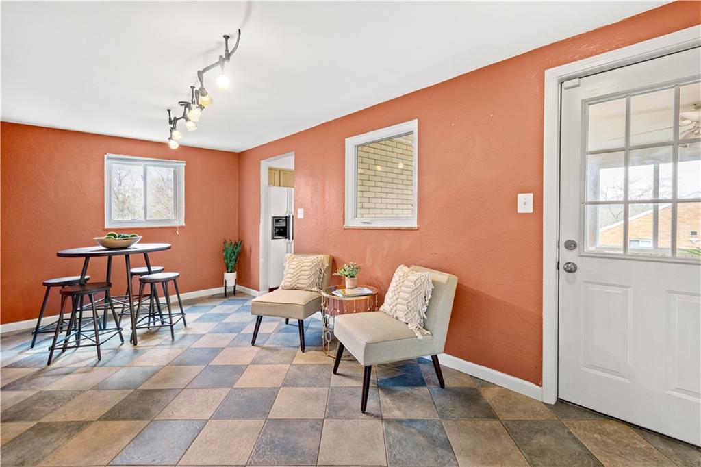 91 Bartley Road Pittsburgh, PA 15241 - Photo 5 of 21 Gallery Image 5