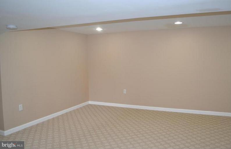 6022 Brunswick Street Springfield, VA 22150 - Photo 18 of 24 a room