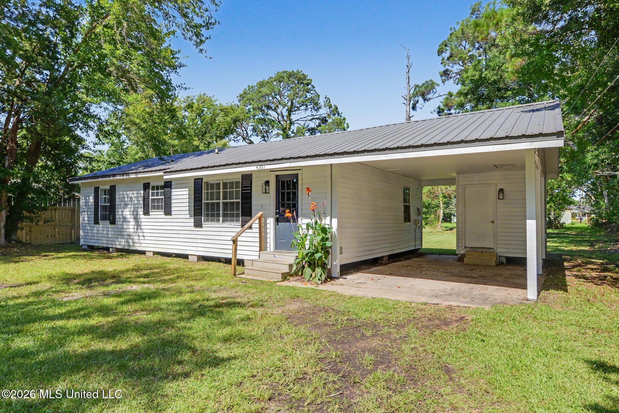 4301 Briggs Street Moss Point, MS 39563 - Photo 2 of 19 002