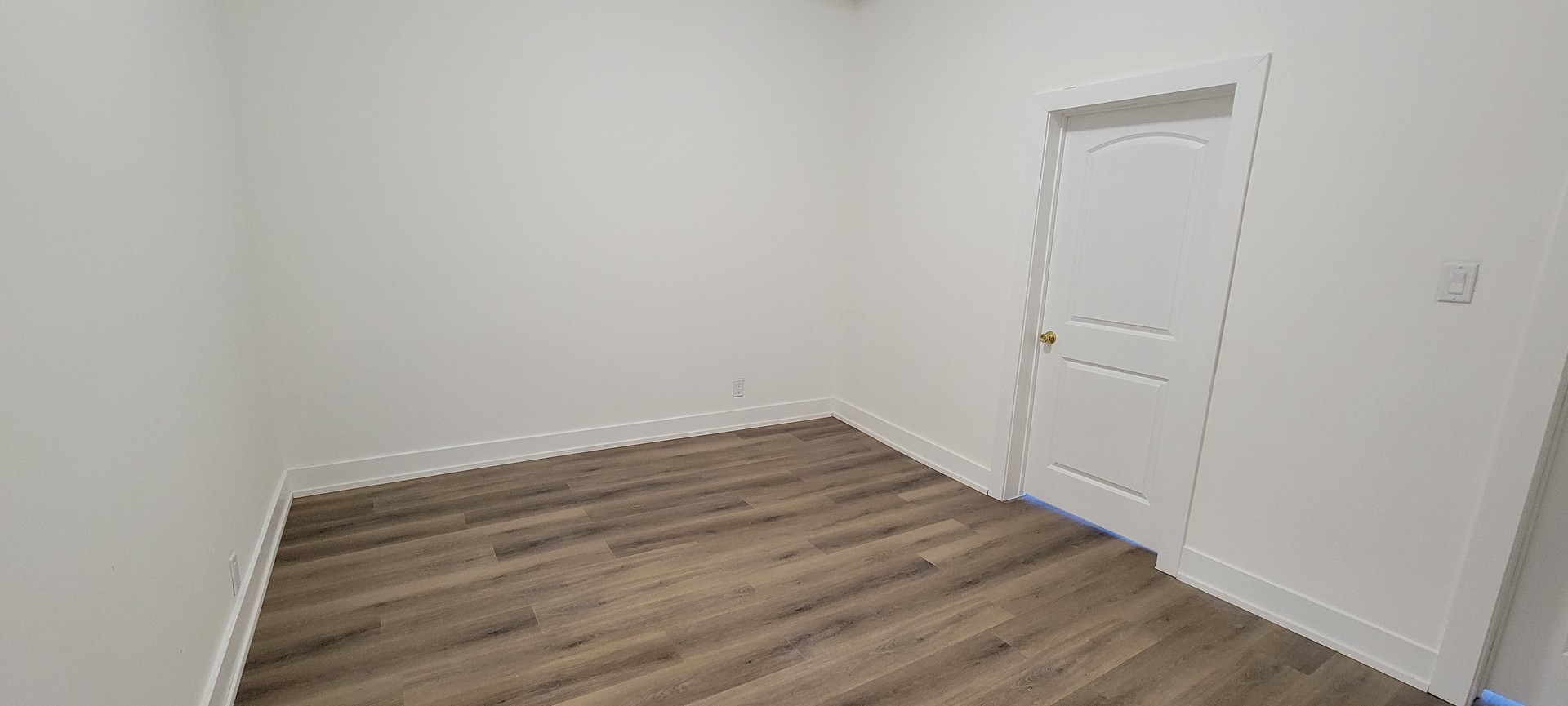 3207 North Wilton Avenue, Unit 2 Chicago, IL 60657 - Photo 2 of 14 a view of room with wooden floor