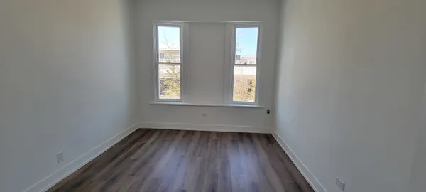 $2,500 | 3207 North Wilton Avenue, Unit 2, Chicago, IL 60657