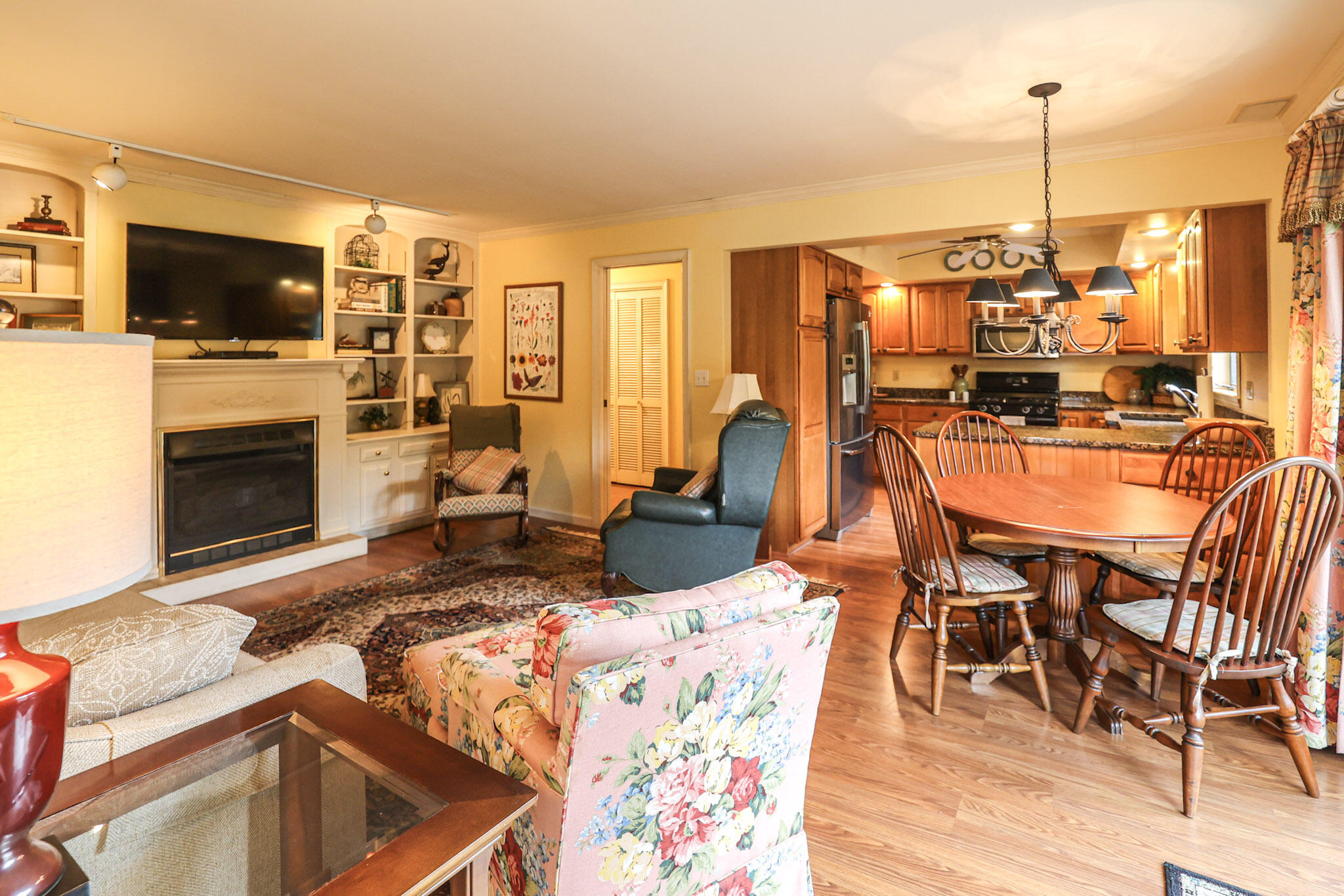 116 Delaware Road Gilbertsville, KY 42044 - Photo 17 of 47 Family Room