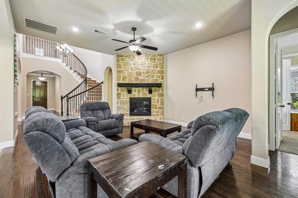 743 Windsor Road Coppell, TX 75019 - Photo 8 of 38