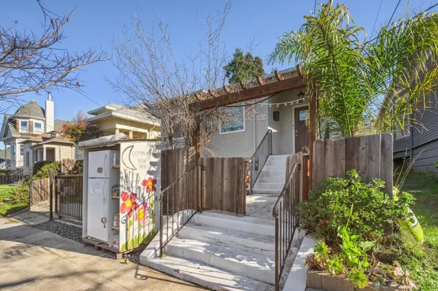 $999,000 | 3033 Ellis Street, Unit B, Berkeley, CA 94703