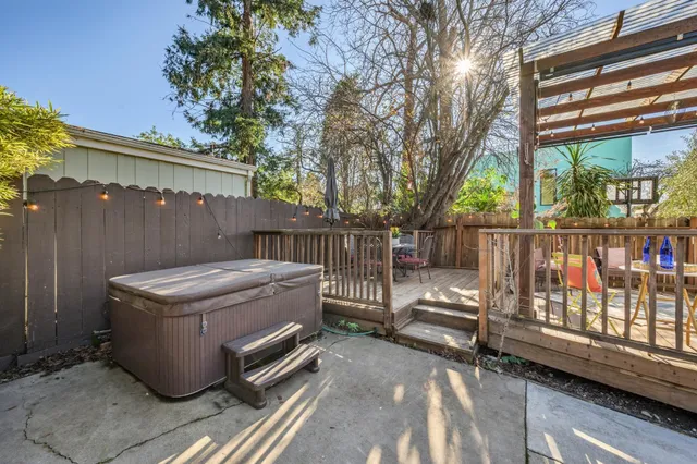 $999,000 | 3033 Ellis Street, Unit B, Berkeley, CA 94703