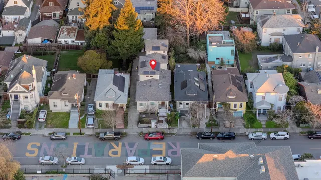 $999,000 | 3033 Ellis Street, Unit B, Berkeley, CA 94703