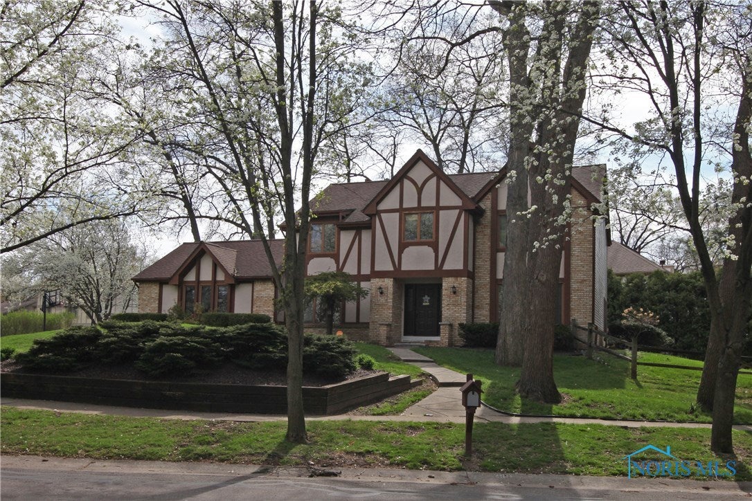 2511 Wealdstone Road Toledo, OH 43617 - Photo 1 of 34 Gallery Image 1