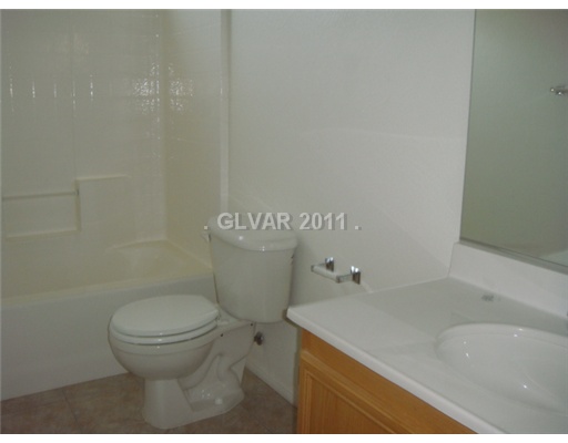 8959 Argus Reed Avenue Las Vegas, NV 89148 - Photo 10 of 15 Bathroom.